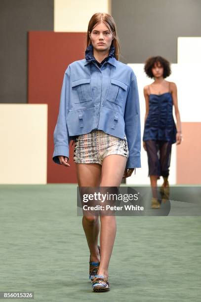Myrthe Bolt walks the runway during the Carven show as part of the Paris Fashion Week Womenswear Spring/Summer 2018 on September 28, 2017 in Paris,...