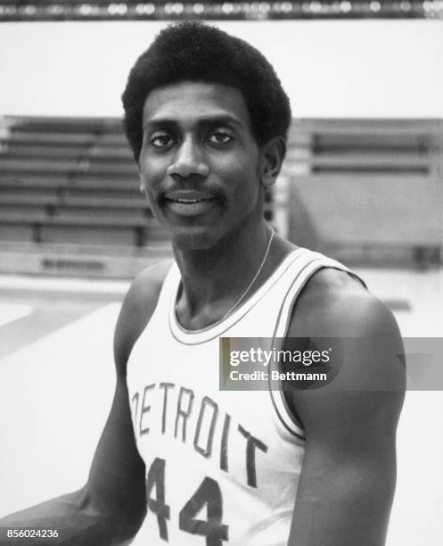 Spencer Haywood from Detroit University.