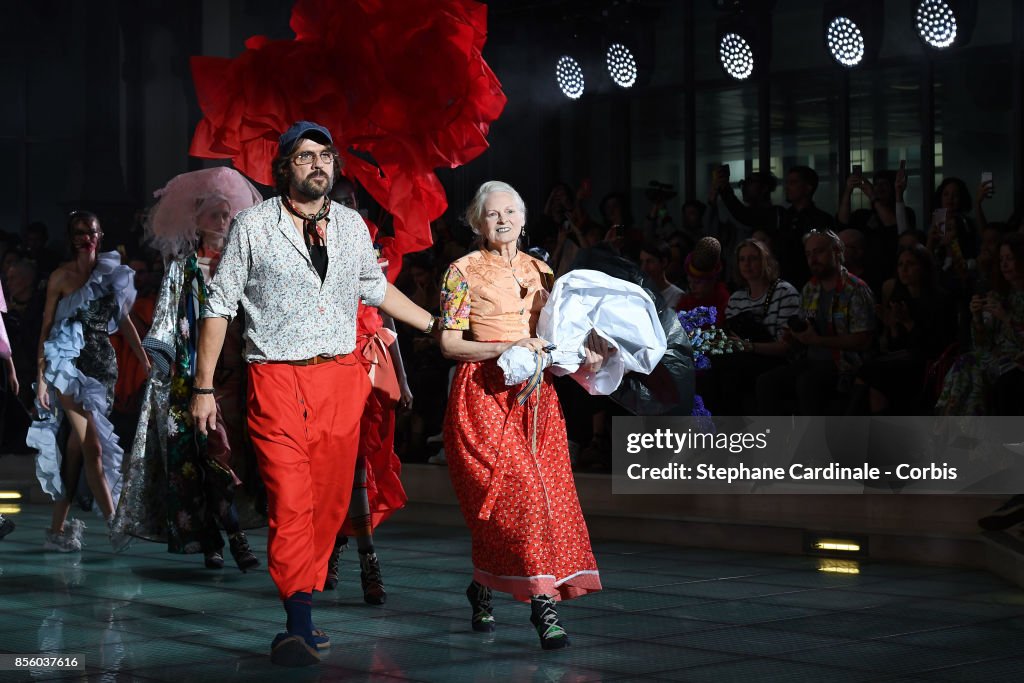 Vivienne Westwood : Runway - Paris Fashion Week Womenswear Spring/Summer 2018
