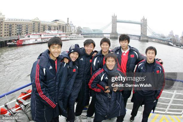 Team China on their visit to London during a sightseeing trip down the river Thames Wan Houliang, Shen Longyuan, Yang Xu, Yu Hai, Dai Qinghua, Zhao...