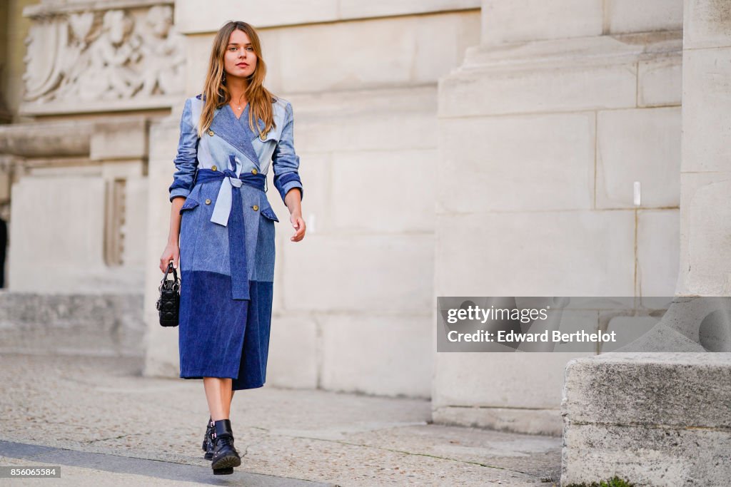 Street Style : Paris Fashion Week Womenswear Spring/Summer 2018 : Day Five