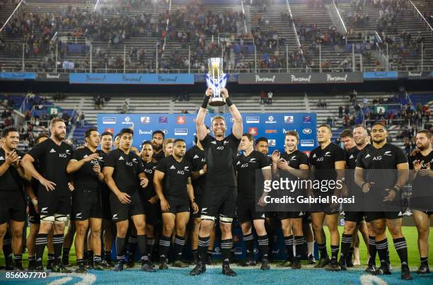 Kieran Read of New Zealand holds up the trophy after winning a match between Argentina and New Zealand as part of Rugby Championship 2017 at Jose...