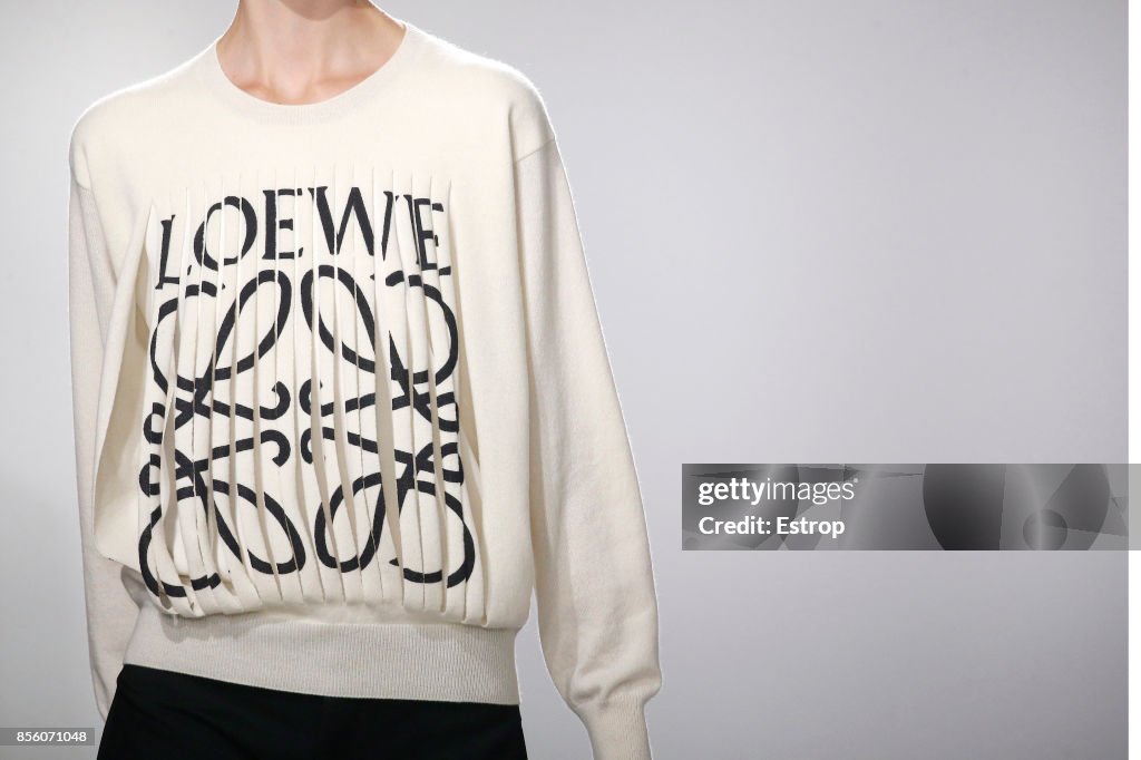 Loewe : Details - Paris  Fashion Week Womenswear Spring/Summer 2018