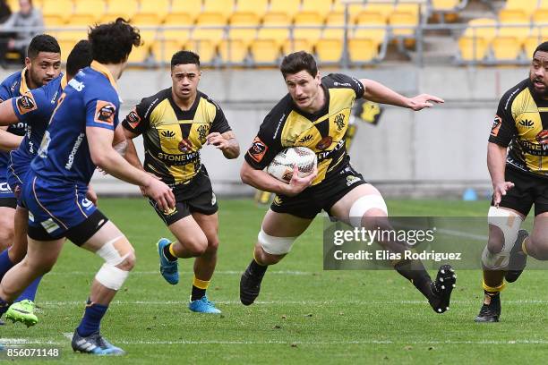 Will Mangos of Wellington looks to step past Jonathan Ruru of Otago during the round seven Mitre 10 Cup match between Wellington and Otago on October...