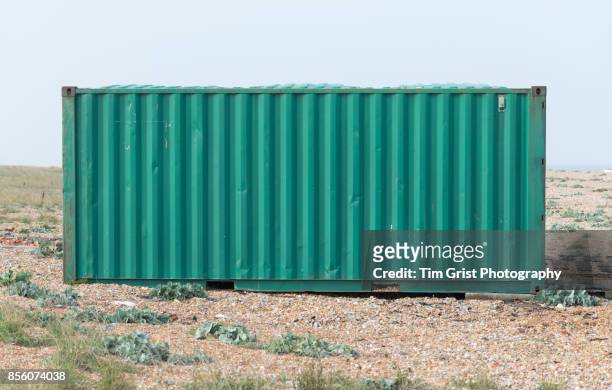 green shipping container, dungeness - container stock pictures, royalty-free photos & images