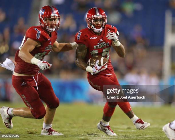 292 Middle Tennessee V Florida Atlantic Stock Photos, High-Res Pictures ...