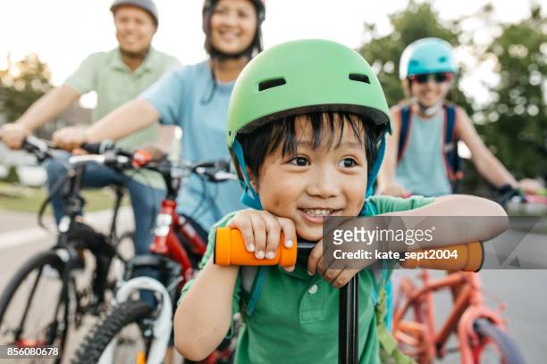 back to school - school holiday stock pictures, royalty-free photos & images