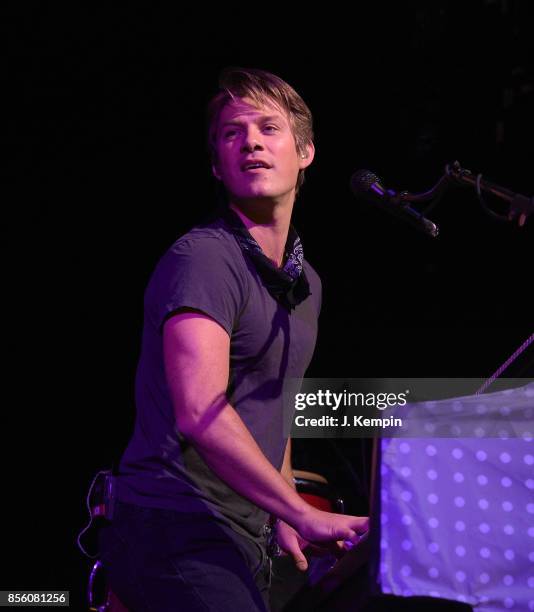 Taylor Hanson of the band Hanson performs at PlayStation Theater on September 30, 2017 in New York City.