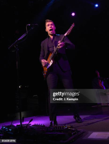 Isaac Hanson of the band Hanson performs at PlayStation Theater on September 30, 2017 in New York City.