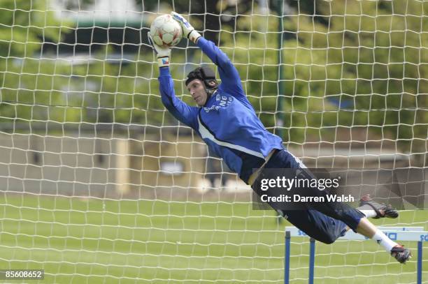 Chelsea's Petr Cech during training