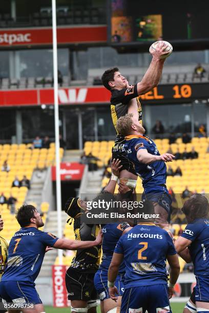 Will Mangos of Wellington claims the lineout ball during the round seven Mitre 10 Cup match between Wellington and Otago on October 1, 2017 in...