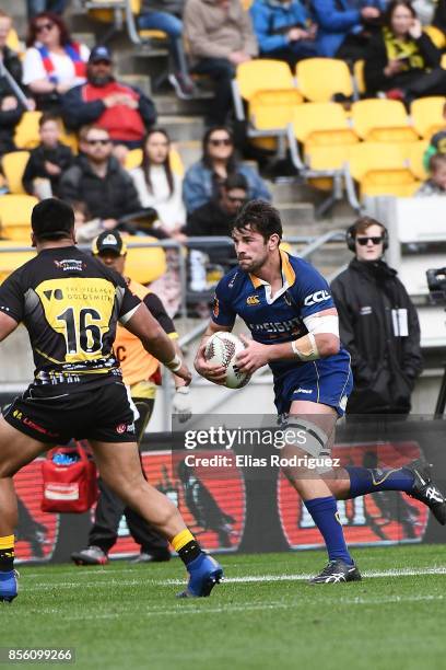 Adam Knight of Otago looks to get past Asafo Aumua of Wellington during the round seven Mitre 10 Cup match between Wellington and Otago on October 1,...