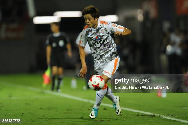 Ko Matsubara of Shimizu S-Pulse in action during the J.League J1 match between Omiya Ardija and Shimizu S-Pulse at NACK 5 Stadium Omiya on September...