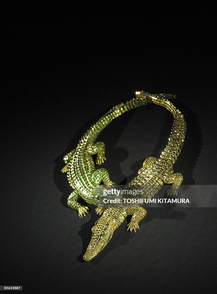 A 1975 1,023-diamond-Crocodile necklace