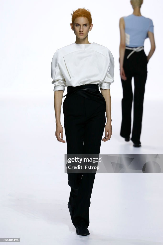 Haider Ackermann : Runway - Paris Fashion Week Womenswear Spring/Summer 2018