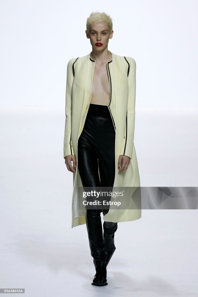 Haider Ackermann : Runway - Paris  Fashion Week Womenswear Spring/Summer 2018