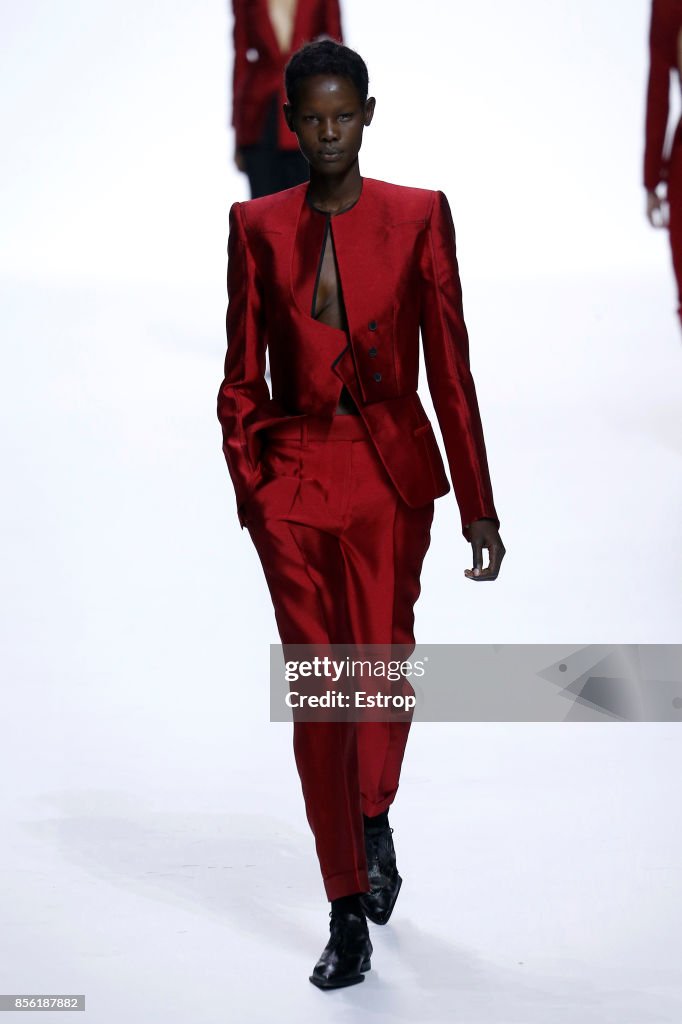 Haider Ackermann : Runway - Paris  Fashion Week Womenswear Spring/Summer 2018