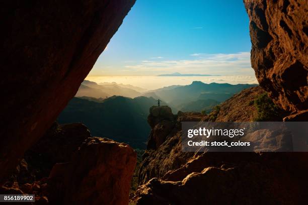 på toppen av bergen - gran canaria bildbanksfoton och bilder