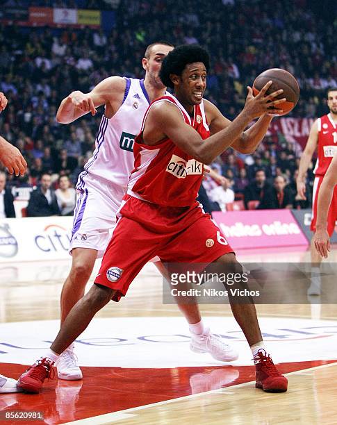 Josh Childress, #6 of Olympiacos in action during the Play off Game 2 Olympiacos Piraeus v Real Madrid on March 26, 2009 at the Peace And Friendship...