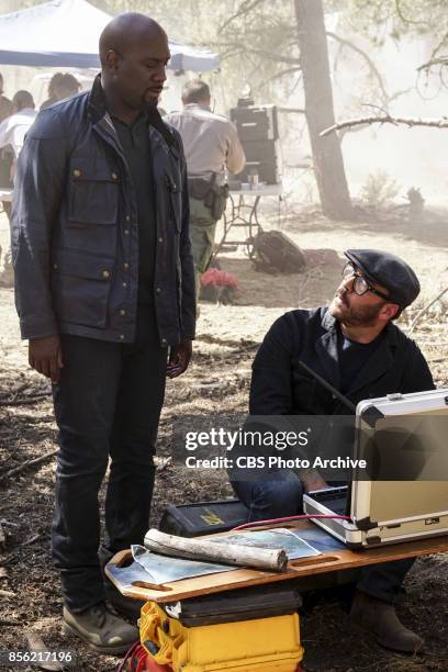 In The Wild" -- Pictured: Richard T. Jones as Detective Tommy Cavanaugh and Jeremy Piven as Jeffrey Tanner. A user of Sophe, the cutting-edge...