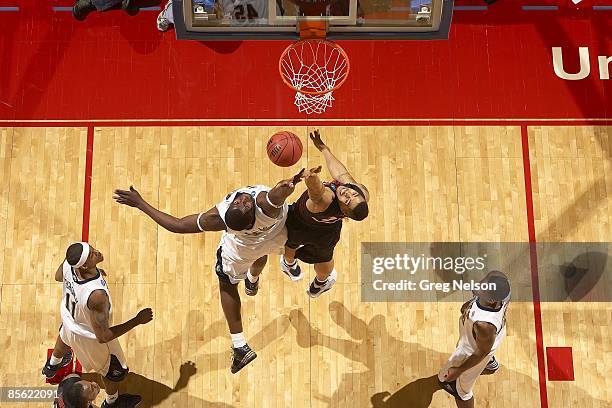Playoffs: Aerial view of Pittsburgh DeJuan Blair in action vs Oklahoma State. Dayton, OH 3/22/2009 CREDIT: Greg Nelson
