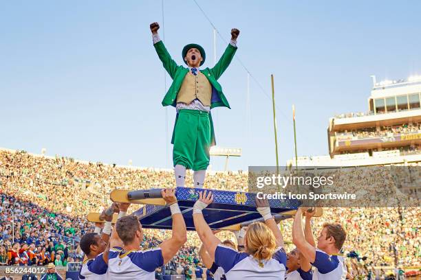 Notre Dame Mascot Photos And Premium High Res Pictures Getty Images notre-dame-mascot-photos-and-premium-high-res-pictures-getty-images