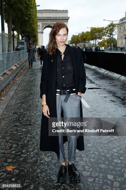 Aymeline Valade attends "Le Defile L'Oreal Paris show" as part of the Paris Fashion Week Womenswear Spring/Summer 2018 on October 1, 2017 in Paris,...