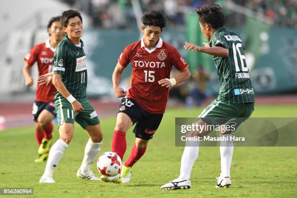 Kazuya Miyahara of Nagoya Grampus in action during the J.League J2 match between FC GIfu and Nagoya Grampus at Nagaragawa Stadium on October 1, 2017...