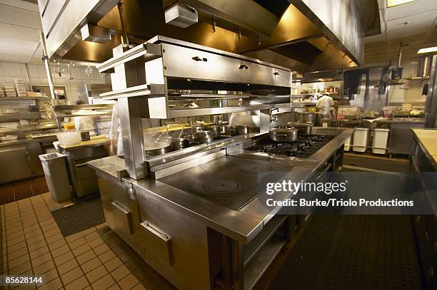 restaurant kitchen - cocina comercial fotografías e imágenes de stock