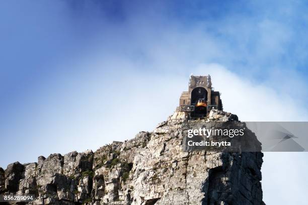cable car station on top of the table mountain in cape town,south africa - cape town cable car stock pictures, royalty-free photos & images