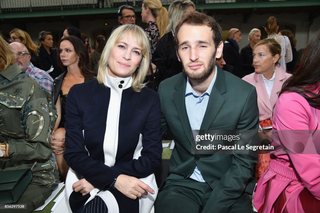 Valentino: Front Row - Paris Fashion Week Womenswear Spring/Summer 2018