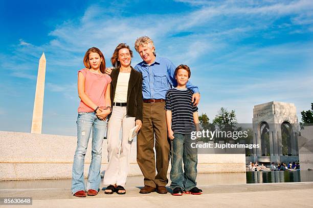 family portrait at washington monument - the mall stock pictures, royalty-free photos & images
