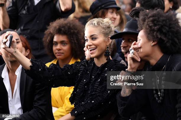 Jasmine Sanders Attends Le Defile L'Oreal Paris show as part of the Paris Fashion Week Womenswear Spring/Summer 2018 on October 1, 2017 in Paris,...