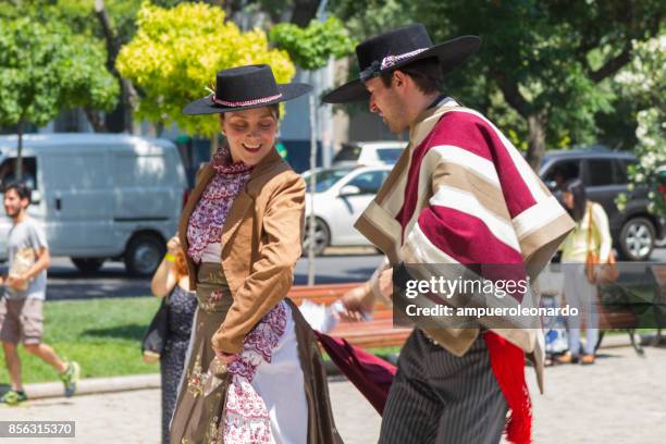 celebraciones del día de la independencia de chile - septiembre fotografías e imágenes de stock