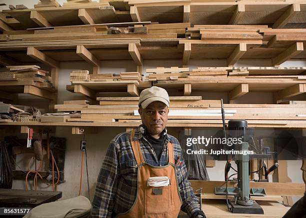 carpenter in workshop - table saw stock pictures, royalty-free photos & images
