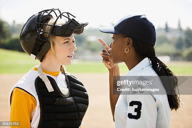 catcher arguing with umpire - baseball catcher 個照片及圖片檔