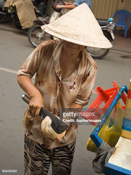coconut vendor, vietnam - vietnamese street food stock pictures, royalty-free photos & images