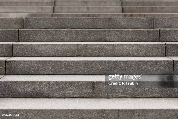 stairway composition - escalier photos et images de collection