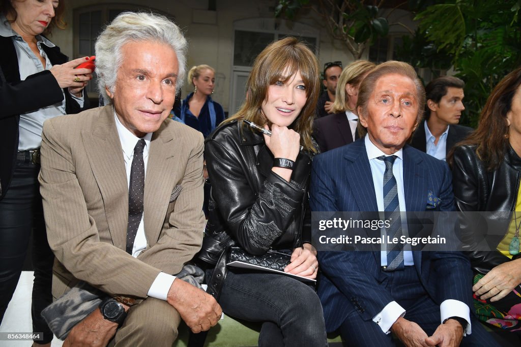 Valentino: Front Row - Paris Fashion Week Womenswear Spring/Summer 2018