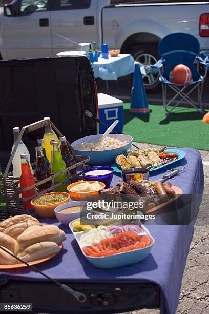 tailgate party food and beverages - tailgating stock pictures, royalty-free photos & images