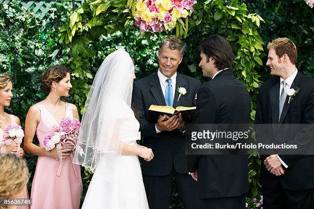 wedding ceremony - pastor stock pictures, royalty-free photos & images