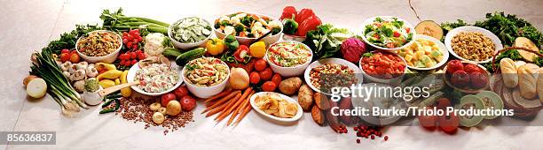 salads and sides - plato de acompañamiento fotografías e imágenes de stock