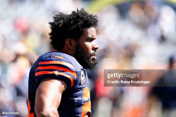 Quintin Demps of the Chicago Bears warms up prior to the game against the Pittsburgh Steelers at Soldier Field on September 24, 2017 in Chicago,...