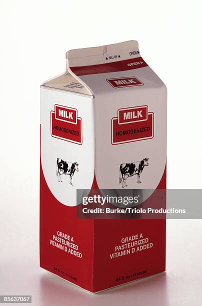 carton of milk - 牛乳パック ストックフォトと画像