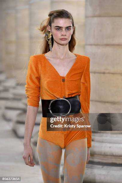 Model walks the runway during the Veronique Leroy show as part of Paris Fashion Week Womenswear Spring/Summer 2018 on September 30, 2017 in Paris,...