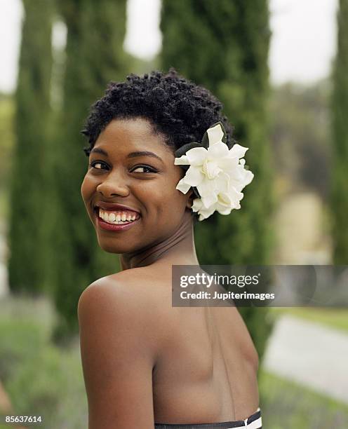 portrait of woman - hair accessory imagens e fotografias de stock