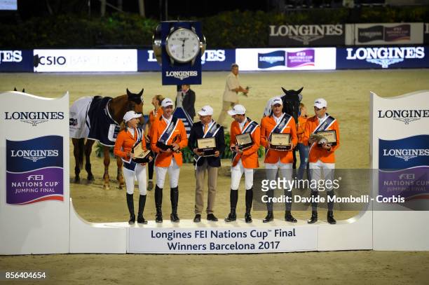 Harrie Smolders, Marc Houtzager, Michel Hendrix, Jur Vrieling, Annie Poels, chef d'equipe Rob Ehrens, during prize giving cerimony the Longines FEI...