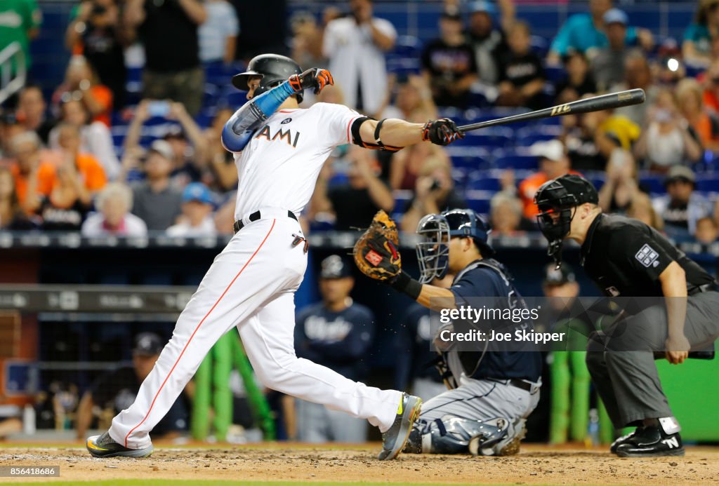 Atlanta Braves v Miami Marlins