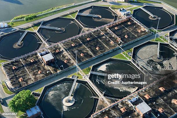 wastewater treatment facility in houston, texas - águas residuais imagens e fotografias de stock