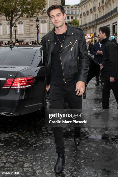 Francisco Lachowski attends Le Defile L'Oreal Paris as part of Paris Fashion Week Womenswear Spring/Summer 2018 at Avenue Des Champs Elysees on...